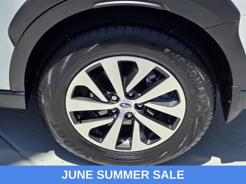 Used 2025 Subaru Outback Premium AWD/4WD image 31