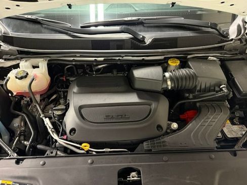 Used 2025 Chrysler Pacifica Limited AWD/4WD image 51