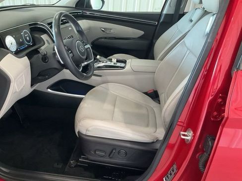 Used 2022 Hyundai Tucson Limited w/ Cargo Package FWD image 4