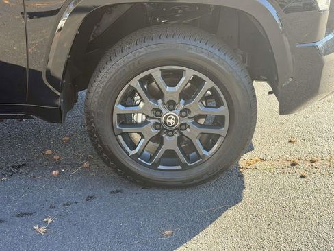 Used 2025 Toyota Tundra Platinum image 25