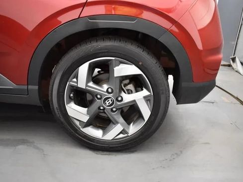 Used 2025 Hyundai Venue SEL FWD image 35