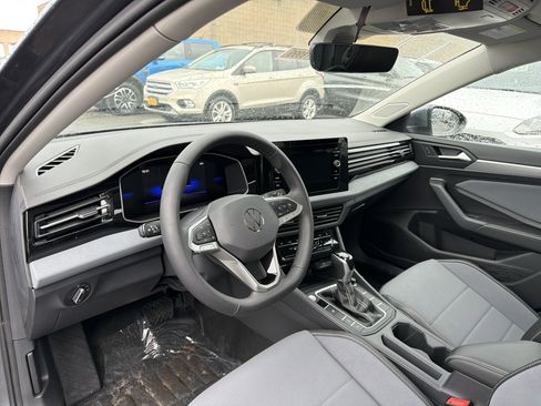 New 2026 Volkswagen Jetta SE image 9