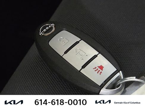 Used 2023 Nissan Frontier SV RWD image 33