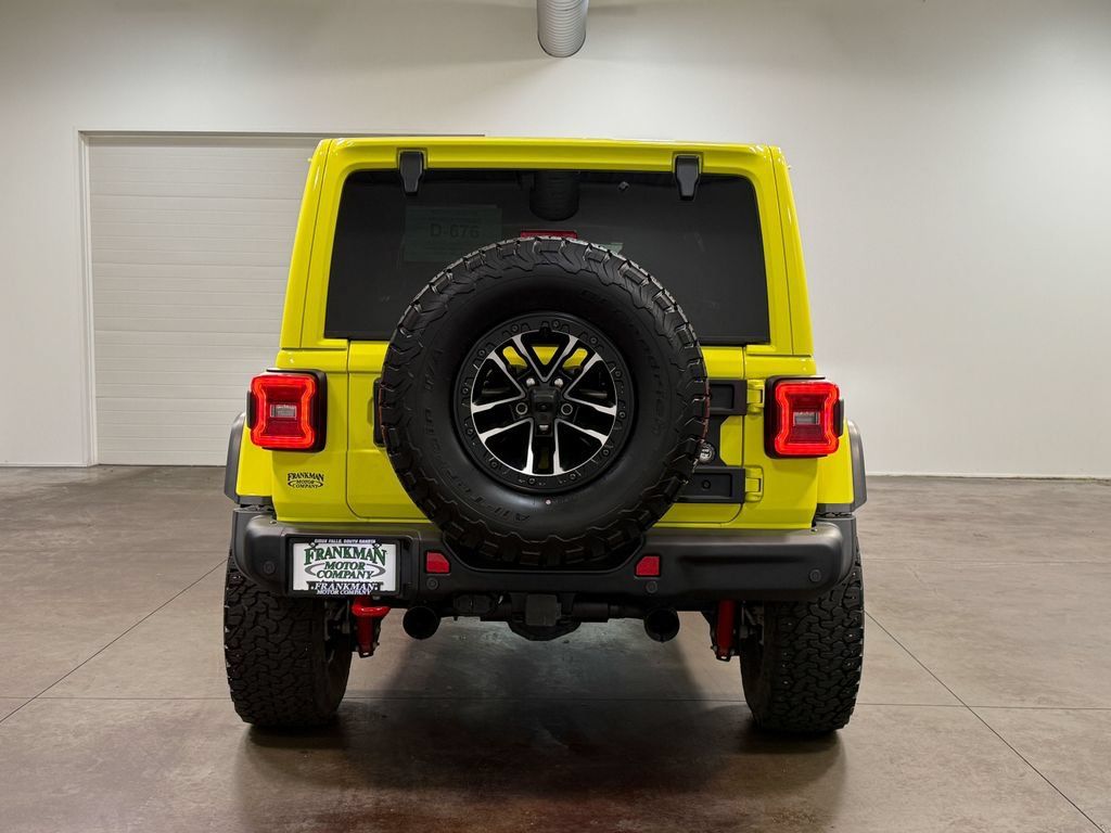 Used 2024 Jeep Wrangler Unlimited Rubicon AWD/4WD image 25