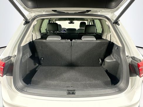 Used 2024 Volkswagen Tiguan SE image 27