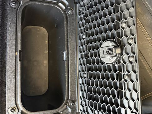 Used 2013 RAM 2500 Tradesman w/ Chrome Appearance Group image 37