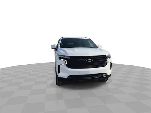 Used 2023 Chevrolet Suburban RST image 3