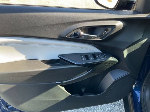 Used 2024 Chevrolet Trax LT w/ Driver Confidence Package image 6