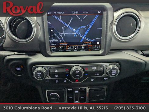 Used 2019 Jeep Wrangler Unlimited Sahara image 21