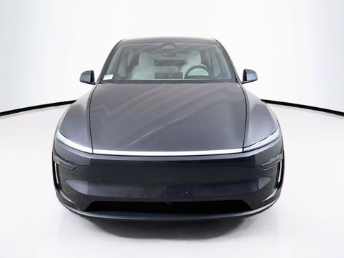 Used 2026 Tesla Model Y Long Range RWD image 10