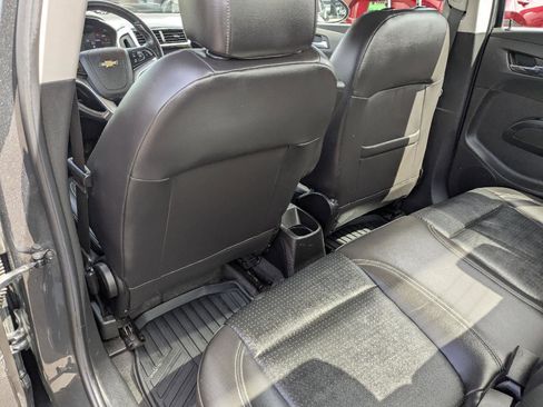Used 2020 Chevrolet Sonic Premier FWD image 13