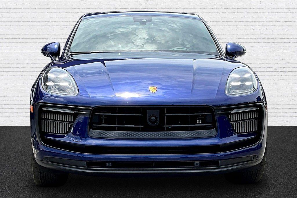 Used 2022 Porsche Macan S AWD/4WD image 2