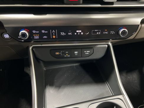 New 2026 Kia Carnival FWD image 21