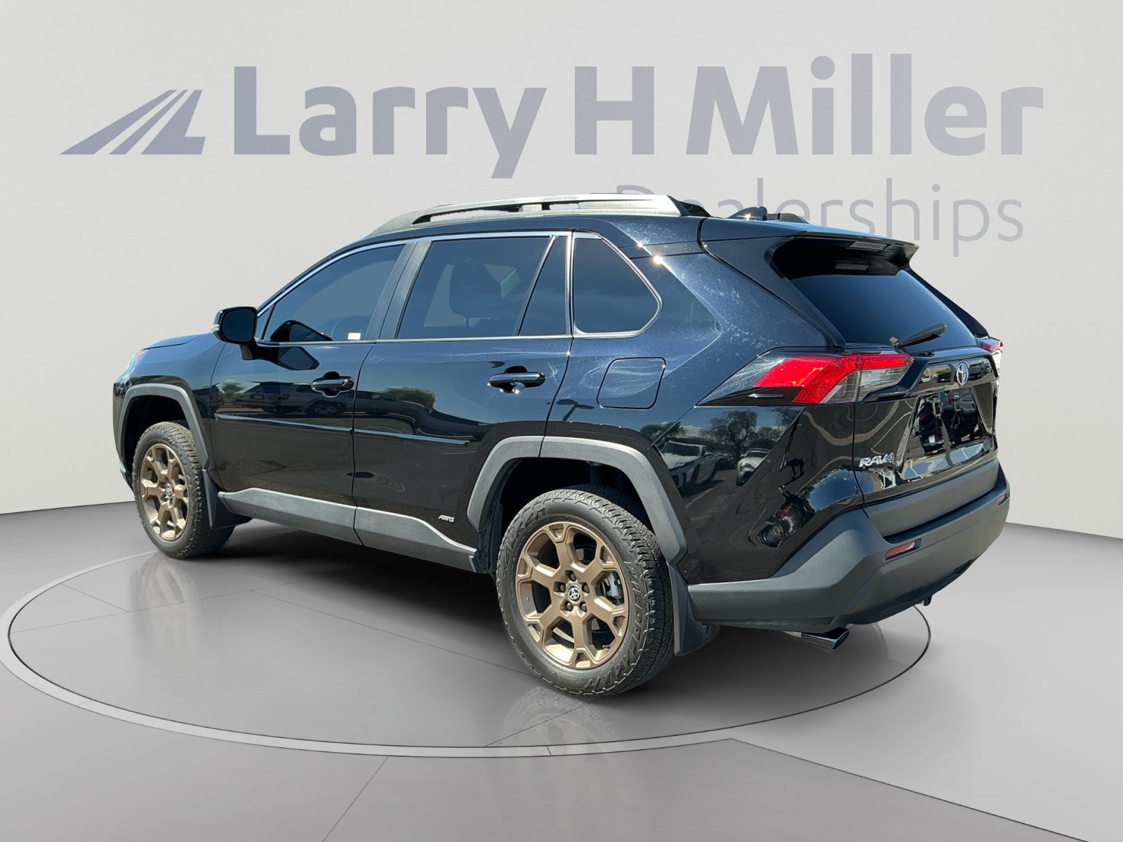 Certified 2025 Toyota RAV4 Woodland Edition AWD/4WD image 3