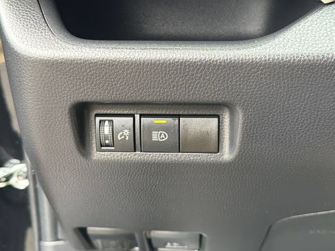 Used 2025 Toyota RAV4 XLE AWD/4WD image 20