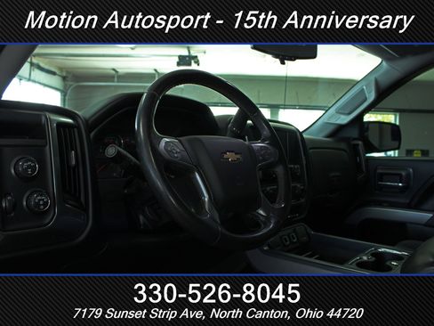 Used 2017 Chevrolet Silverado 1500 LT w/ LPO, Black Pack AWD/4WD image 15
