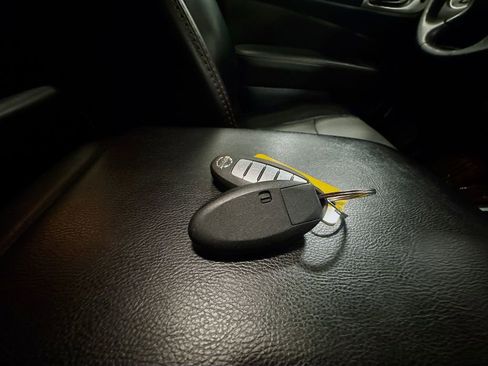 Used 2020 Nissan Pathfinder SL image 44