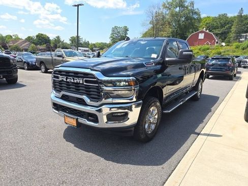 Certified 2026 RAM 2500 Big Horn AWD/4WD image 3