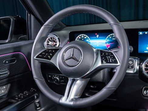 Certified 2025 Mercedes-Benz GLB 250 image 19