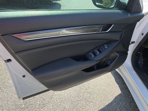 Used 2020 Honda Accord Sport image 14