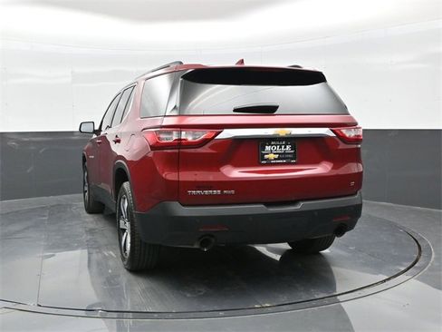 Used 2021 Chevrolet Traverse LT w/ LT Premium Package image 5