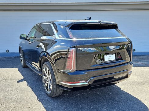 New 2025 Cadillac Escalade IQ Luxury 1 w/ Smart Trailering package image 4