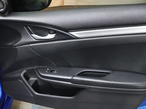 Used 2019 Honda Civic Sport image 11