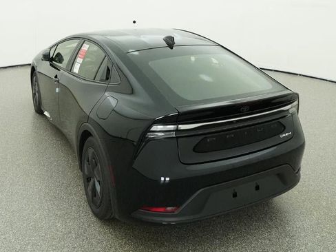 New 2026 Toyota Prius Plug-In Hybrid FWD image 6