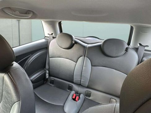 Used 2010 MINI Cooper Hardtop FWD image 16