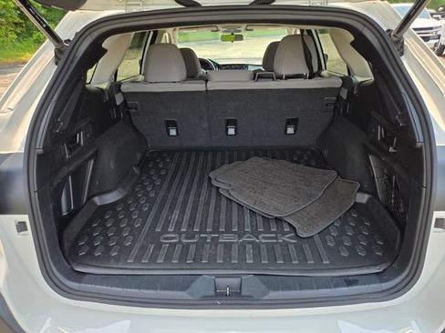 Used 2024 Subaru Outback Premium AWD/4WD image 16