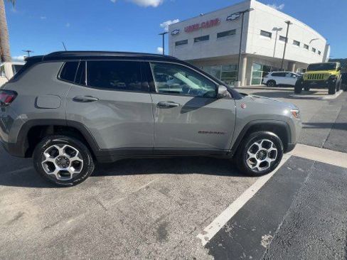 Used 2022 Jeep Compass Trailhawk w/ Trailhawk Elite Group image 9