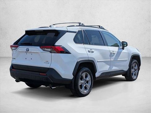 Used 2022 Toyota RAV4 LE image 5