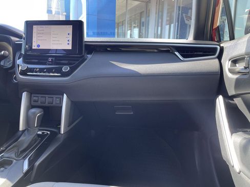Used 2023 Toyota Corolla Cross AWD Hybrid image 32