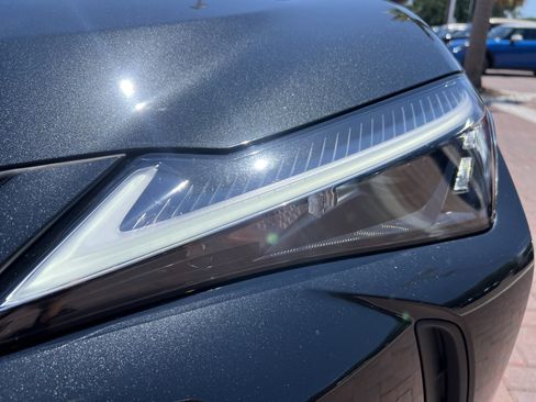 Used 2024 Lexus UX 250h FWD image 6