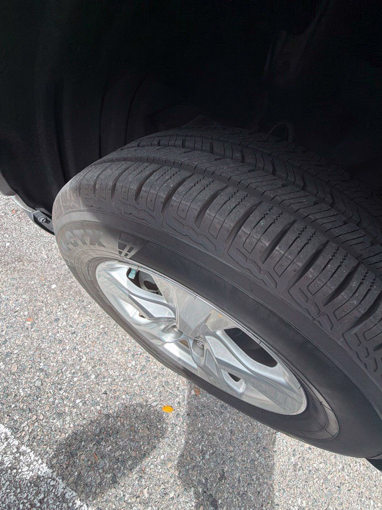 Used 2021 Toyota RAV4 LE AWD/4WD image 6