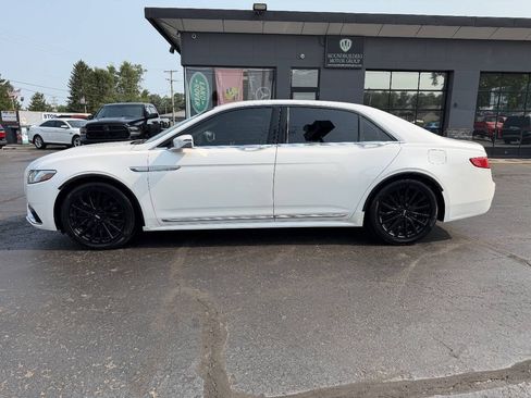 Used 2017 Lincoln Continental Select w/ Climate Package FWD image 3