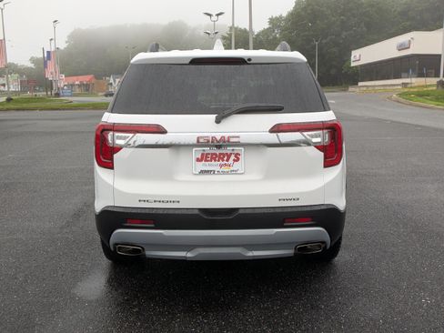 Used 2023 GMC Acadia SLT AWD/4WD image 8