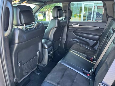 Used 2020 Jeep Grand Cherokee Altitude AWD/4WD image 18