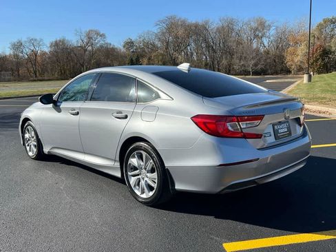 Used 2018 Honda Accord LX image 4