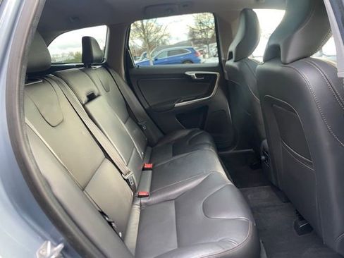 Used 2017 Volvo XC60 T6 Dynamic w/ Advanced Package image 23