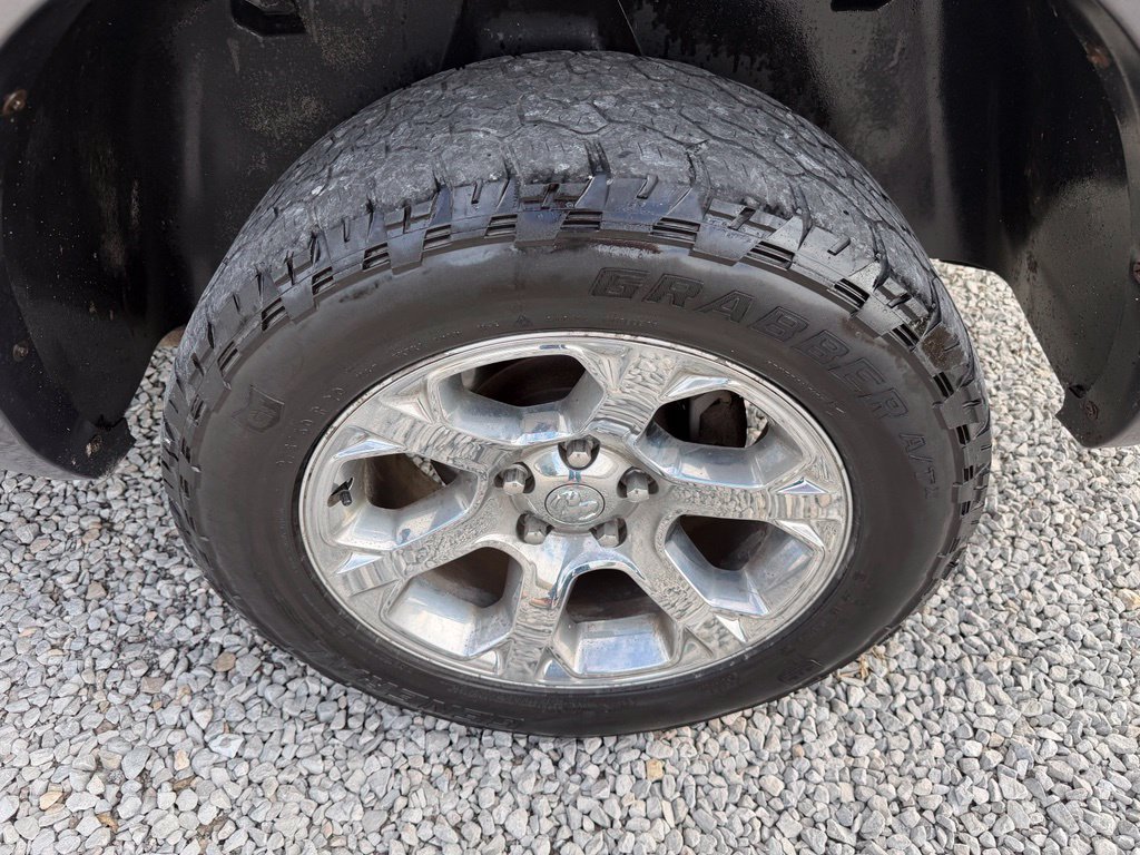 Used 2016 RAM 1500 Laramie AWD/4WD image 17