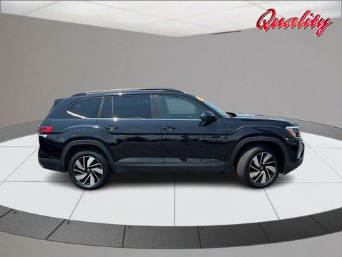 Used 2026 Volkswagen Atlas SE AWD/4WD image 2