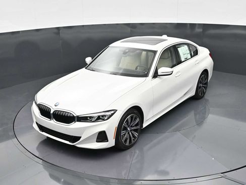 New 2026 BMW 330i Sedan w/ Premium Package RWD image 17