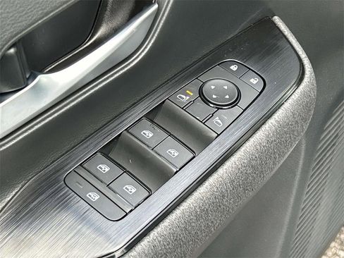 New 2026 Nissan Kicks SV image 20