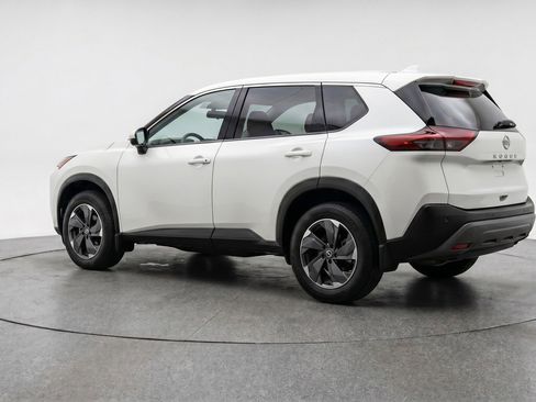 Used 2025 Nissan Rogue SV AWD/4WD image 6