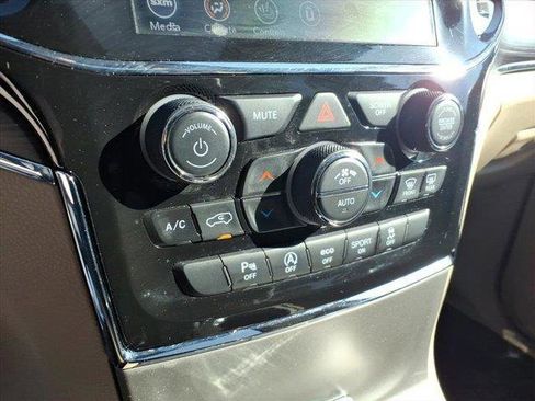 Used 2021 Jeep Grand Cherokee Limited image 29