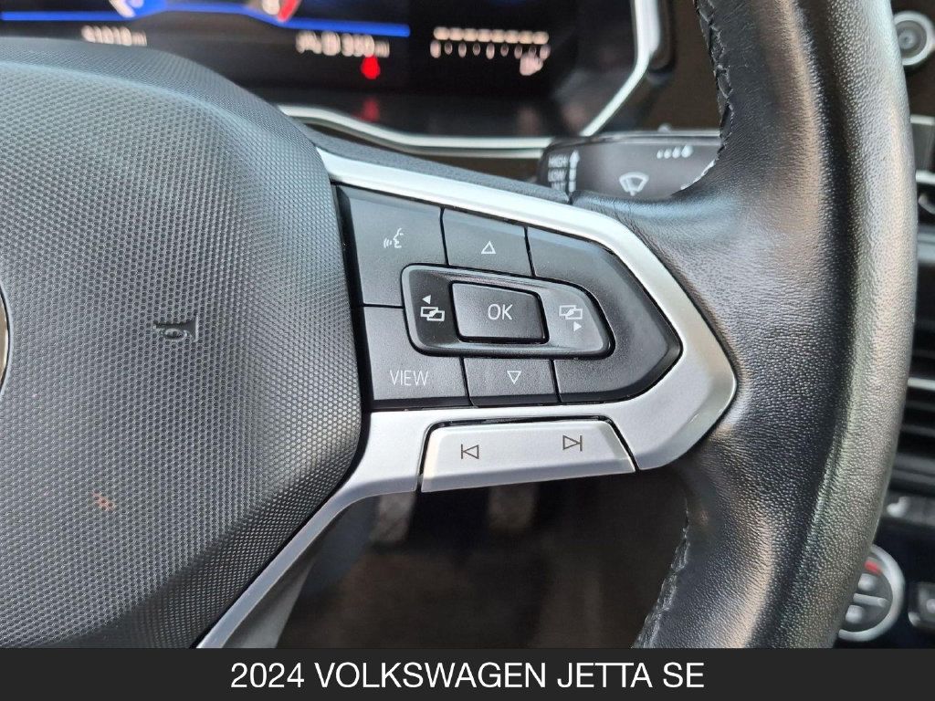 Used 2024 Volkswagen Jetta SE FWD image 18