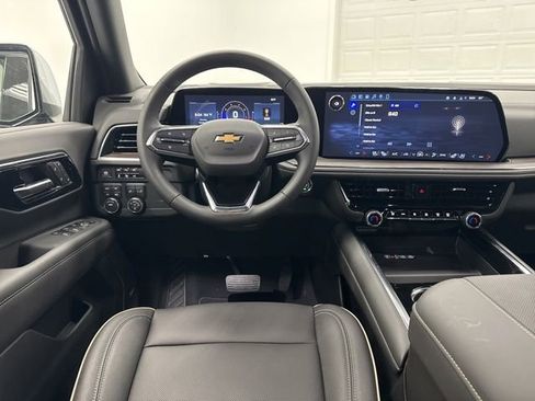 New 2026 Chevrolet Suburban Premier AWD/4WD image 24