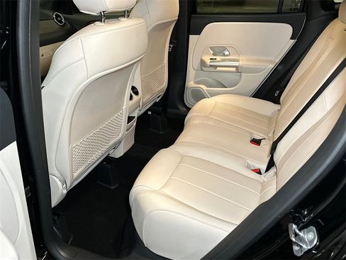 Used 2023 Mercedes-Benz GLA 250 4MATIC image 18