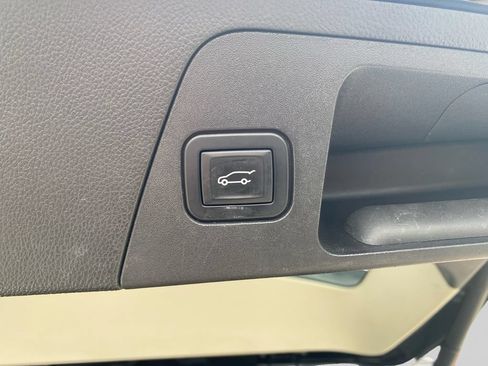 Used 2019 Buick Envision Premium AWD/4WD image 33